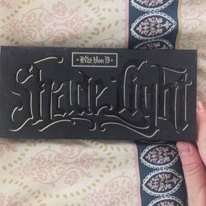 Kat Von D shade and light palette